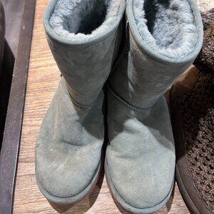 UGG Short Boots Ladies Size 9